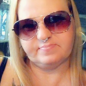 Meet your Posher, Debra